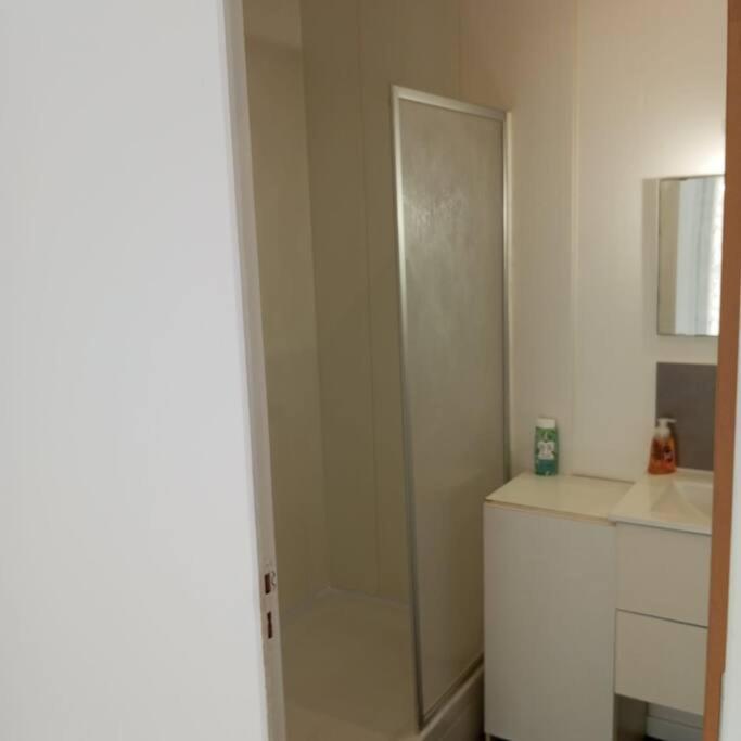 Studio De 14M2 Dans Une Maison กาญเนอ-ซูร์-แมร์ ภายนอก รูปภาพ