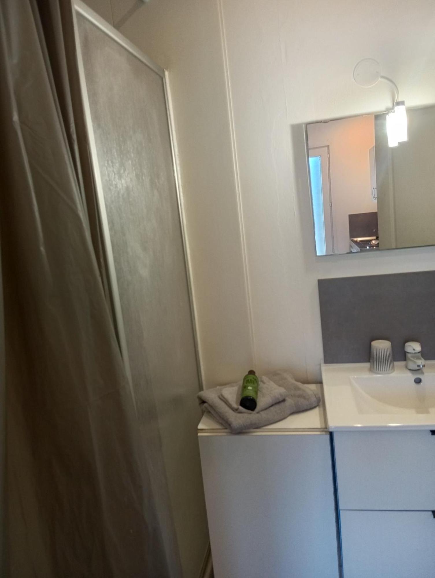 Studio De 14M2 Dans Une Maison กาญเนอ-ซูร์-แมร์ ภายนอก รูปภาพ