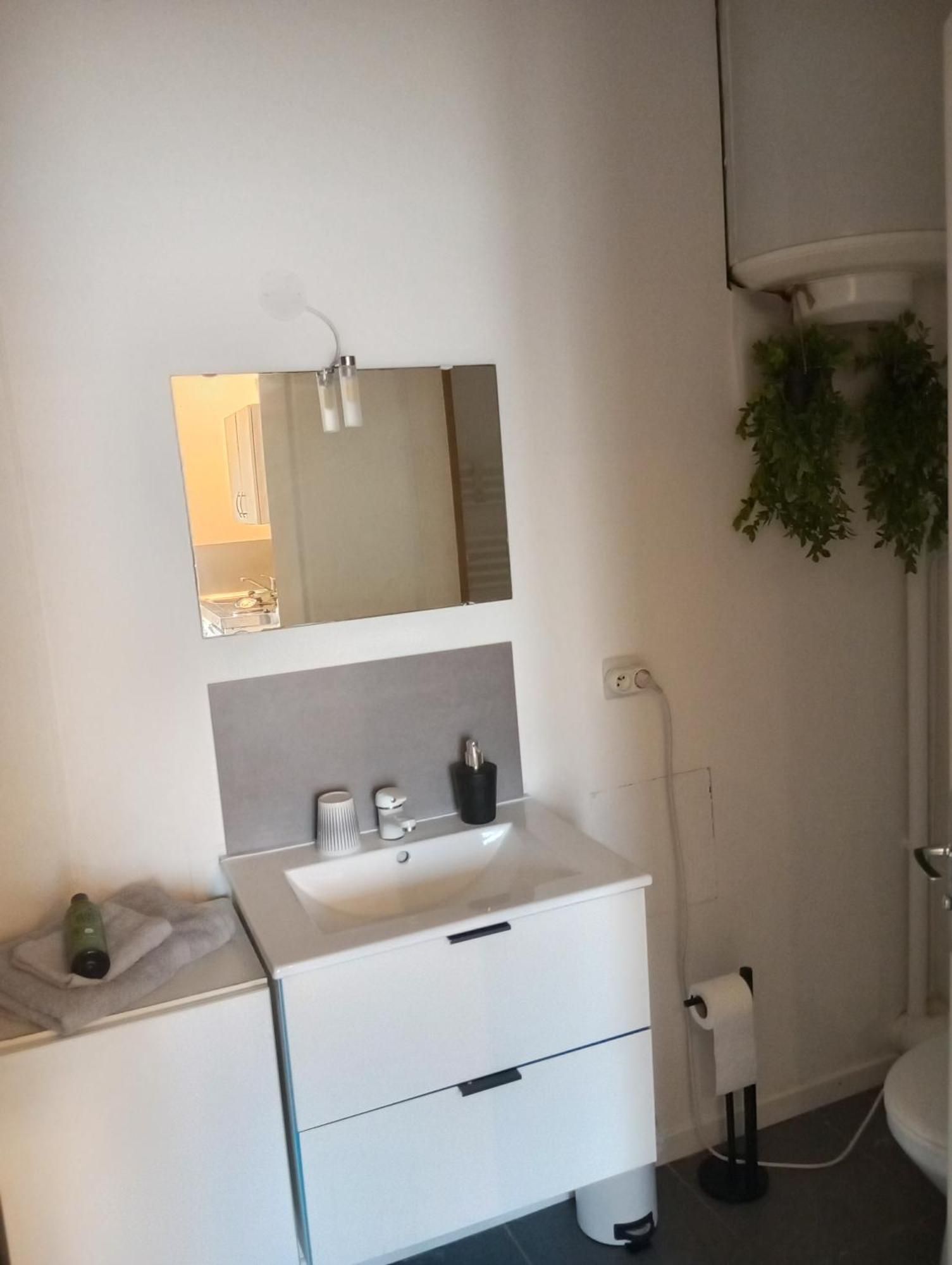 Studio De 14M2 Dans Une Maison กาญเนอ-ซูร์-แมร์ ภายนอก รูปภาพ